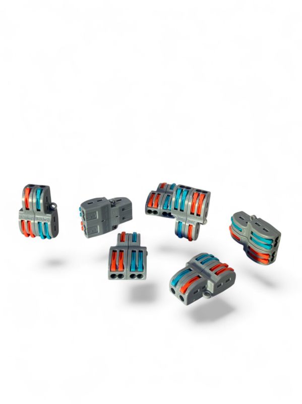 Pole 2 in 4 Out Wiring Connector