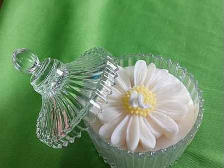 Small Daisy Flower Ribbed Jar Candle