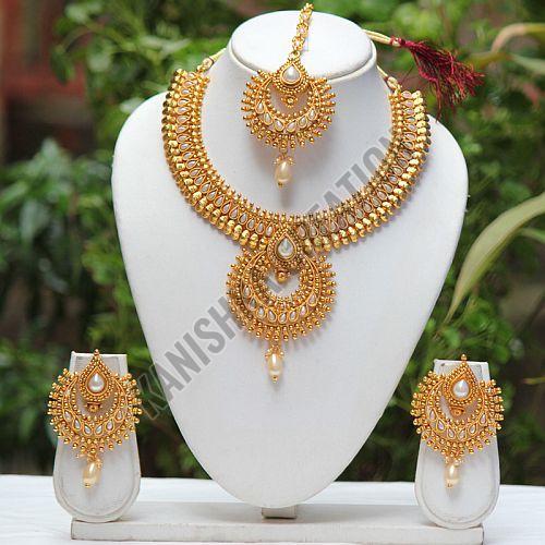 Metal Golden Beautiful Artificial Necklace Set