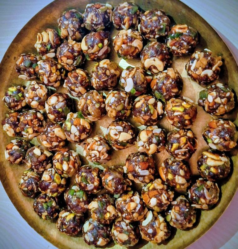 premium anjeer khajoor mix dry fruit laddu