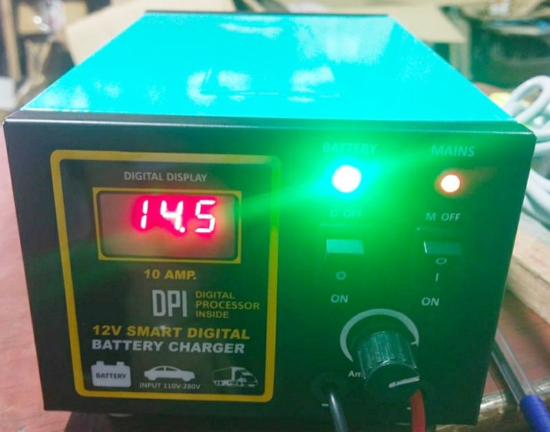 12 v/10 Ampear Battery Charger with Display