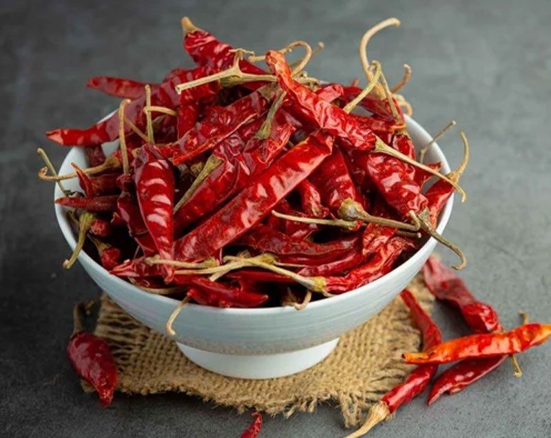 whole red chilli