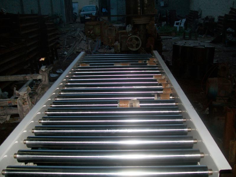 Polished Metal Roller Conveyor, for Moving Goods, Certification : CE Certified