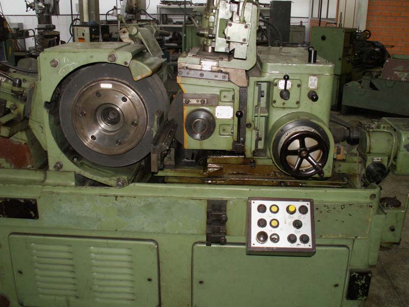 Centreless Grinding Machine