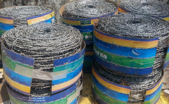 Iron Barbed Wire Fencing, Length : 20-40mtr