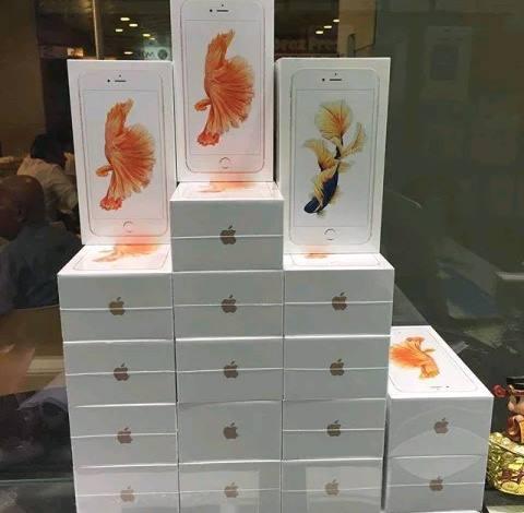 Brand New Apple iPhone 6s plus 64 Gb Gold