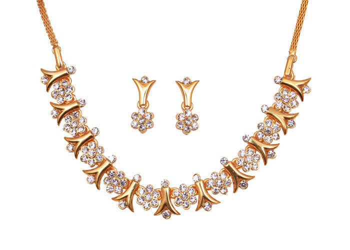 Jack Jewels Gold Plated Crystal Necklace, Gender : Female