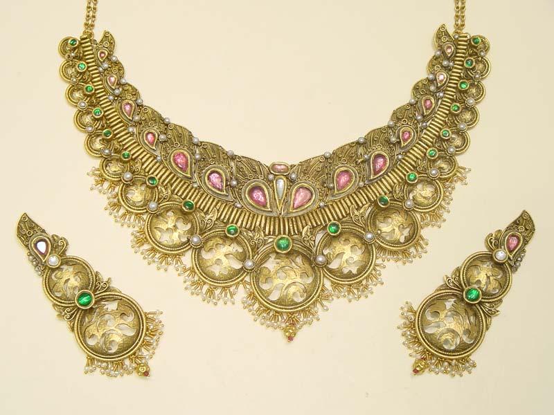 Ahmdabadi Kundan Jadtar Necklace Set with Big Stud Jhumka Earrings –  ShopBollyWear.Com