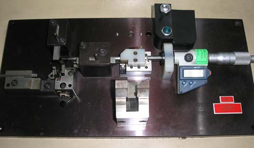 Metal Deflection Checking Gauge, for Industrial, Feature : Measure Fast Reading, Perfect Strength