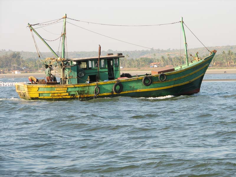 Fishing Boat at Best Price in Junagadh