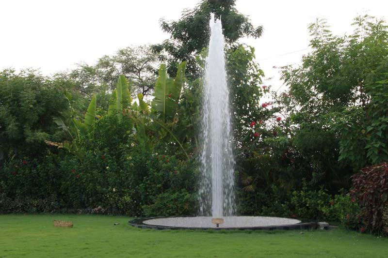 vertical fountain