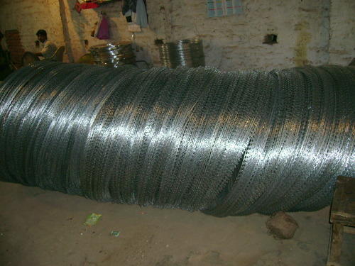 Coated Fencing Wires, for Home, Indusrties, Length : 10-20mtr, 20-30mtr, 30-40mtr, 40-50mtr