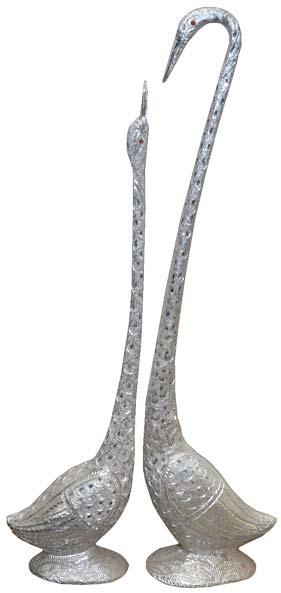 Polished Metal Swan Couple Statue, for Home, Hotel, Feature : Great Designs, Perfect Shape, Stylish