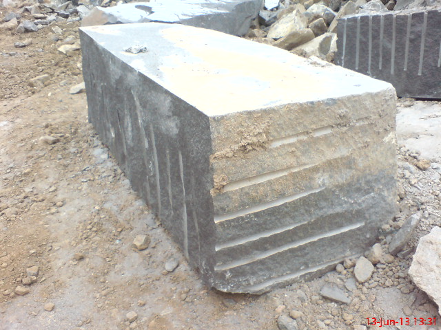 Raexim Granite Blocks
