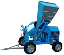 Hydraulic hopper mixer