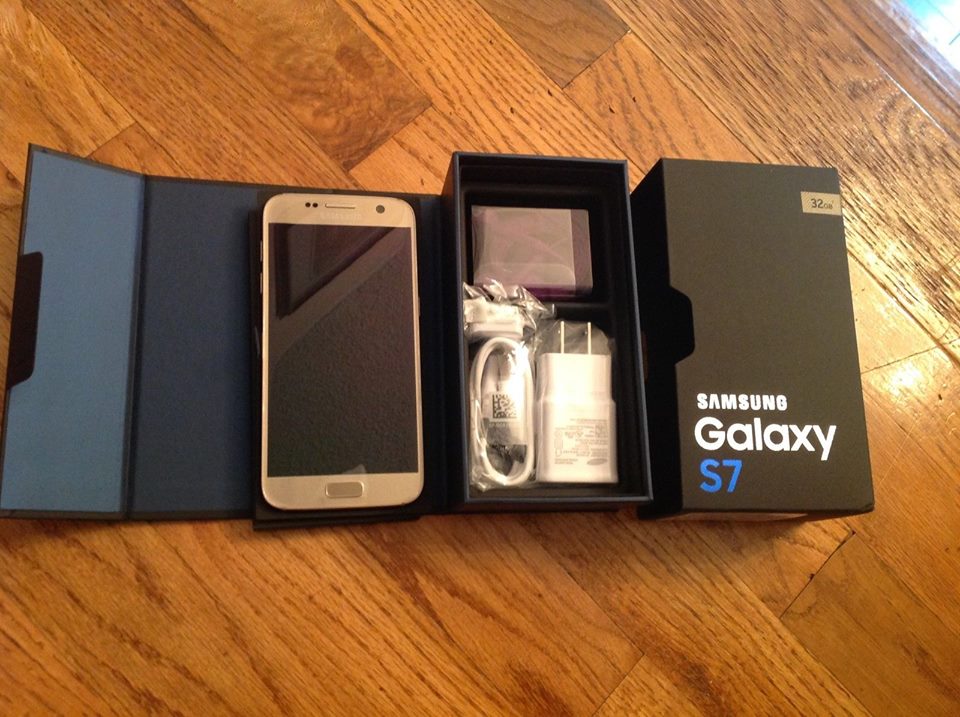 Samsung Galaxy S7, Screen Size : Flat