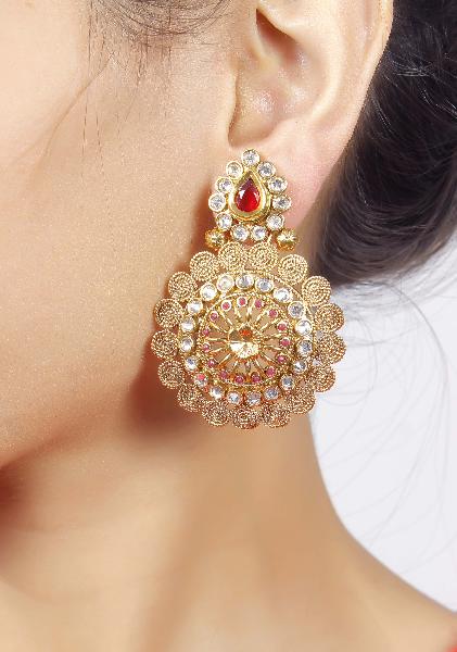 Traditional deals round earrings