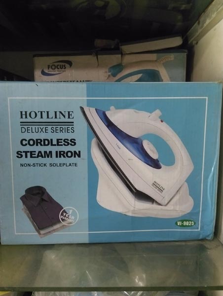 Hotline cordless steam iron