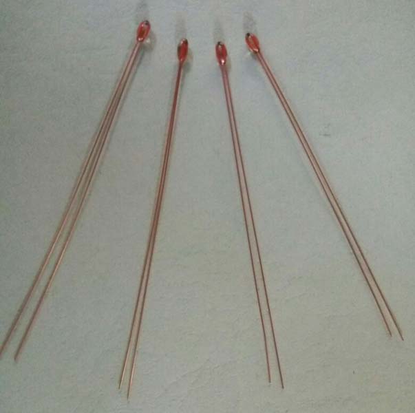 radial glass bead thermistor for temperature sesning application