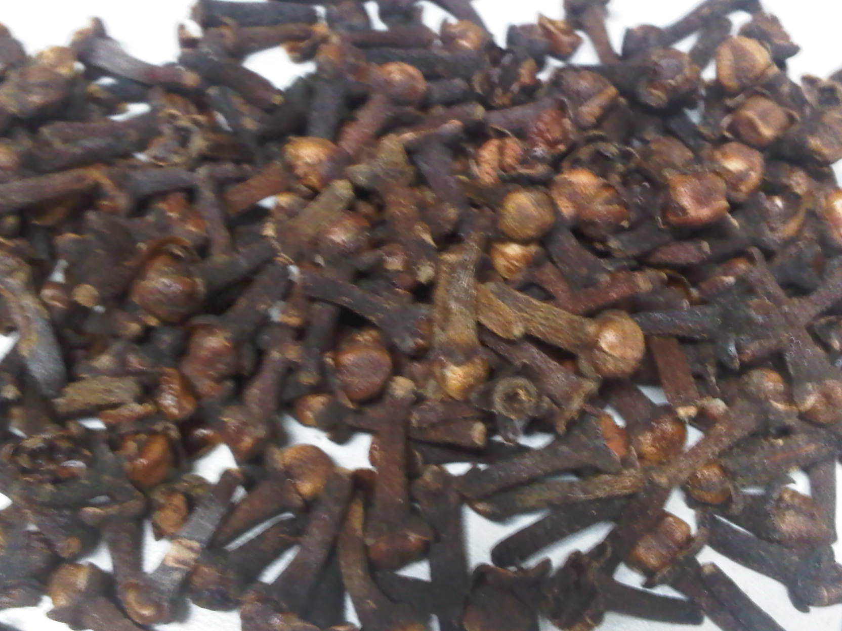 Clove Lalpari