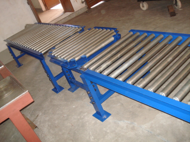 Free Flow Roller Conveyor