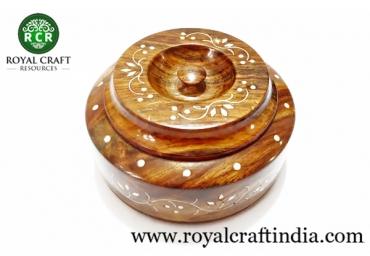 ROUND HAND CARVED WOODEN BOX