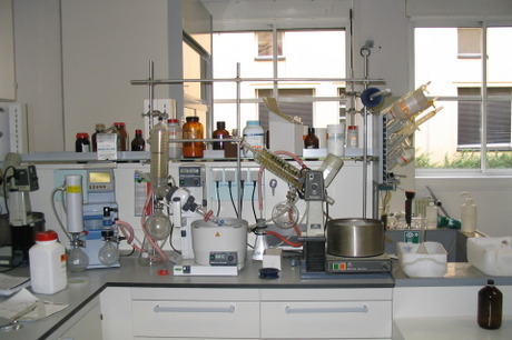 Plastic laboratory equipment