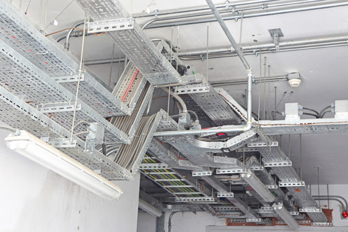 connecting cable ladder with cable tray
