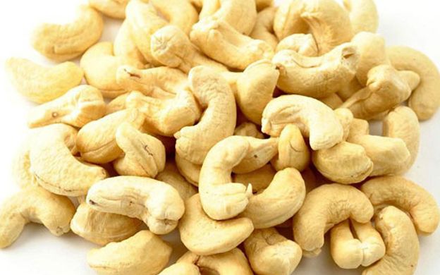 Curve cashew nuts, for Food, Snacks, Sweets, Certification : FSSAI Certified