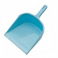 plastic dust pan