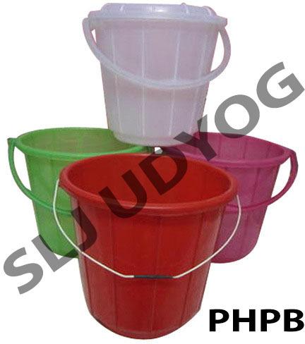 bucket with lid