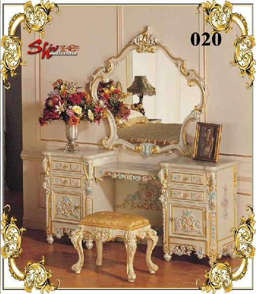 020 Wooden Dressing Table