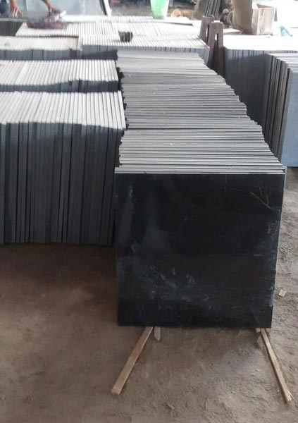 Black Granite Slabs (60 x 60 MM)