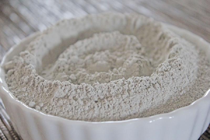 Calcium base bentonite powder