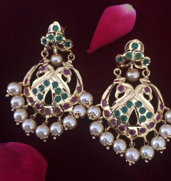 Indya Earrings : Buy Indya Gold Kundan Chandbali Earrings Online | Nykaa  Fashion.