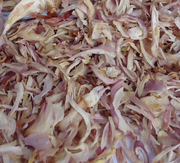Dehydrated  Pink Onion Kibbled Flakes