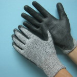 Polyuretahen Coated Cut Resistant Glove