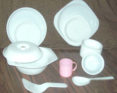 Plastic Dinner Sets