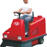 R 703 H sweepers machine