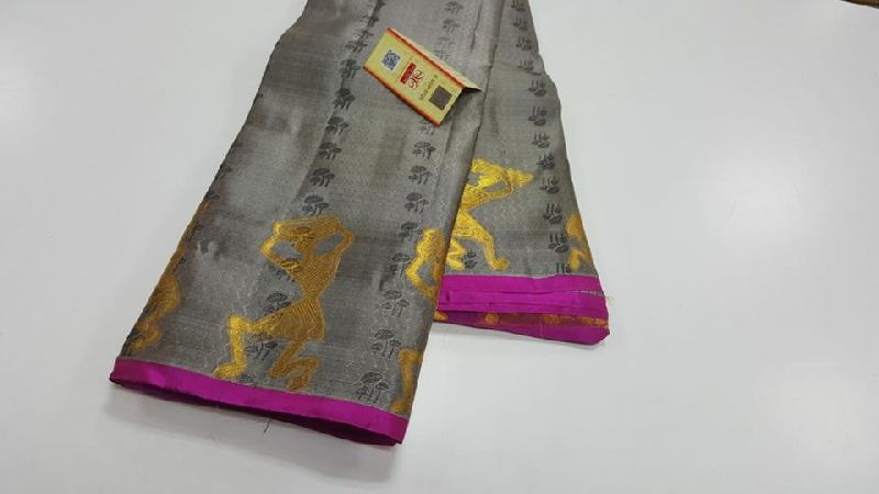 kanchipattu sarees with contrast blouse