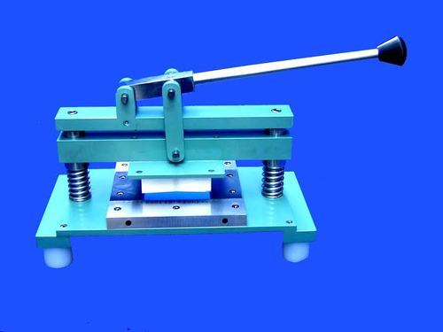 Precision Specimen Cutter