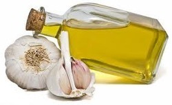Garlic Oil, Packaging Type : Bottle