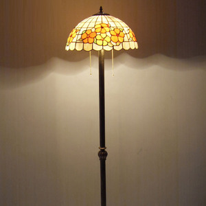 Tiffany Lamps at best price in Mumbai Maharashtra from Rishi Packers Ltd. |  ID:1383101
