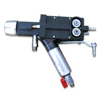 Arc spray equipment, Voltage : 18 to 50 volts.
