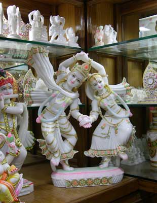 MRKS-04 Marble Radha Krishna Statues, Packaging Type : Thermocol Box