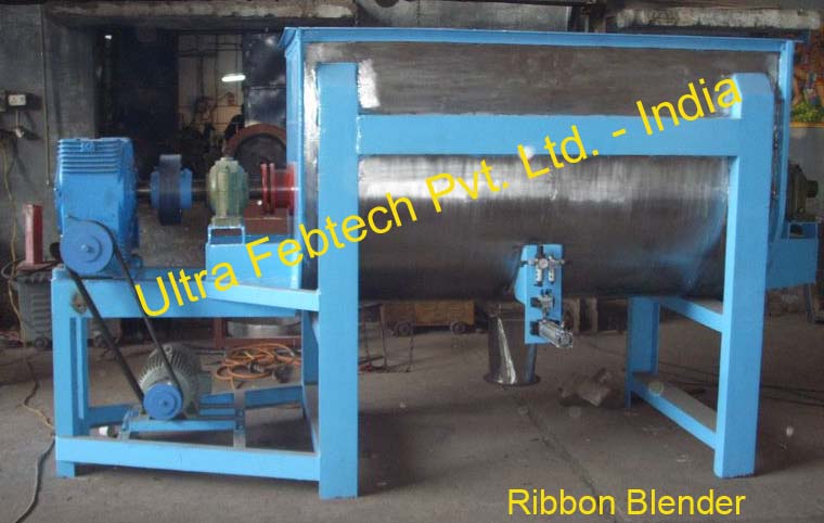 Ribbon blender