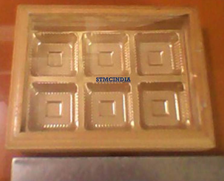 6 Cavaties Chocolate Wood Box