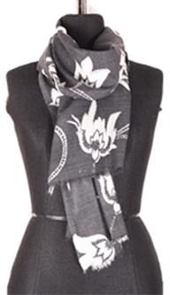 Black/white vintage stole