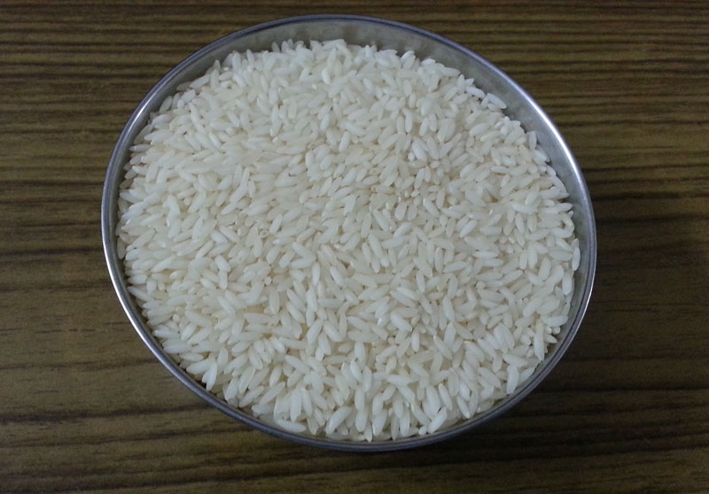 white raw rice