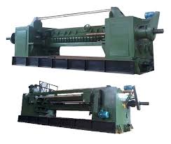 Log peeling lathe machine